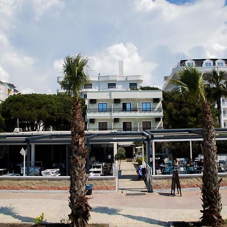 Okej Hotel Golem  Bagian luar foto