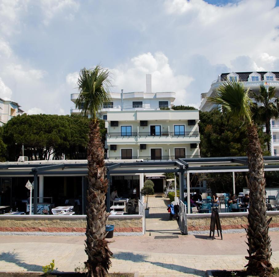 Okej Hotel Golem  Bagian luar foto